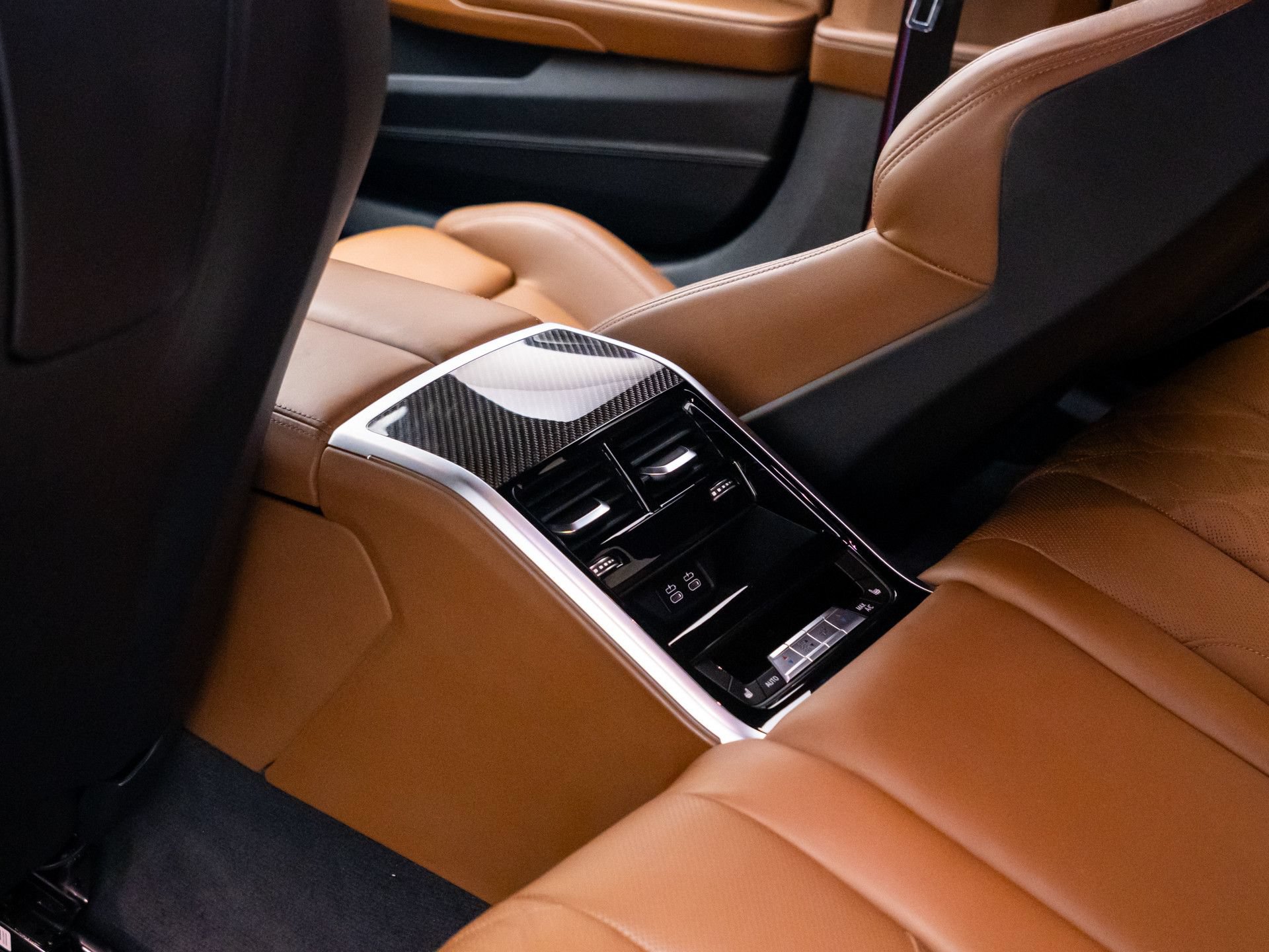 Used 2023 BMW M8 Gran Coupe xDrive Competition w/ M Carbon Exterior Package AWD/4WD image 21