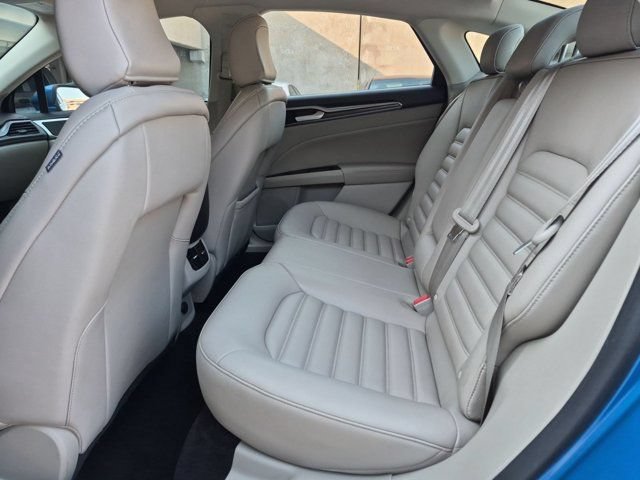 Used 2020 Ford Fusion SEL FWD image 10