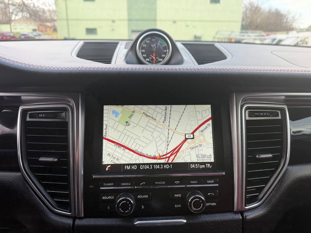 Used 2015 Porsche Macan Turbo image 15