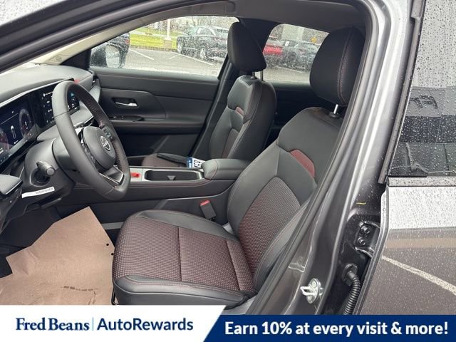 New 2026 Nissan Kicks SR w/ Cold Weather Package image 12