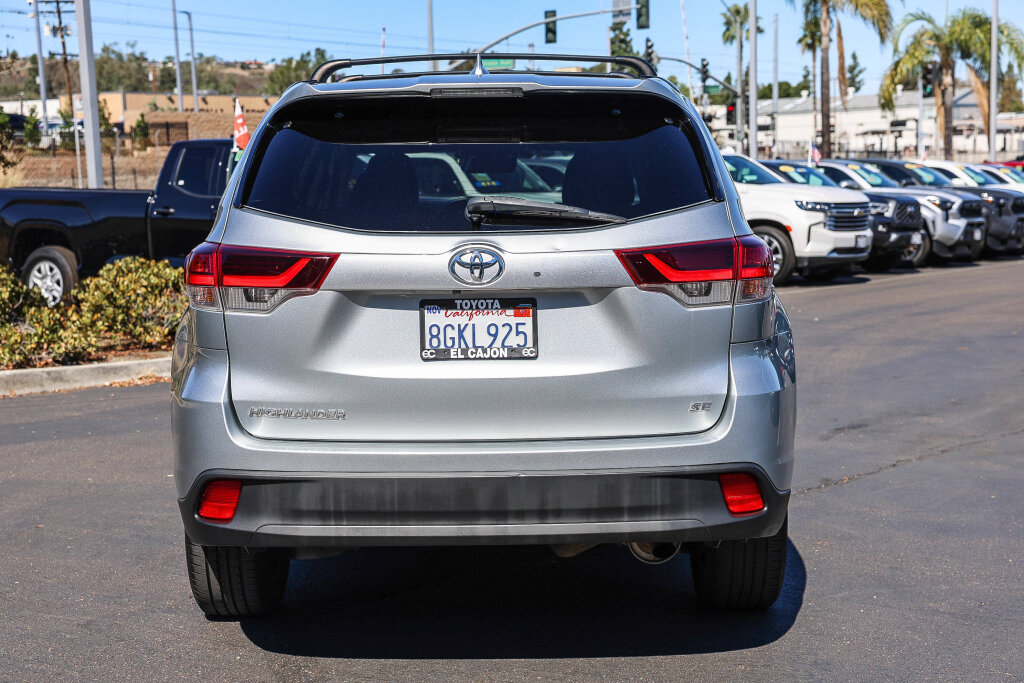 Used 2019 Toyota Highlander SE FWD image 25