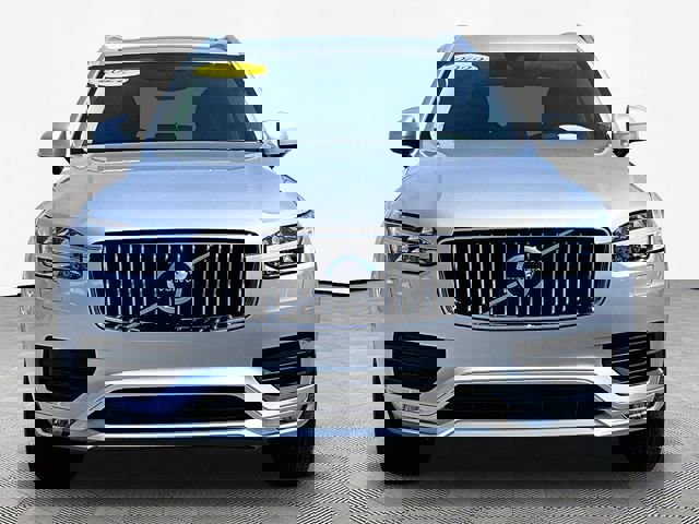 Used 2022 Volvo XC90 T6 Momentum w/ Climate Package AWD/4WD image 2