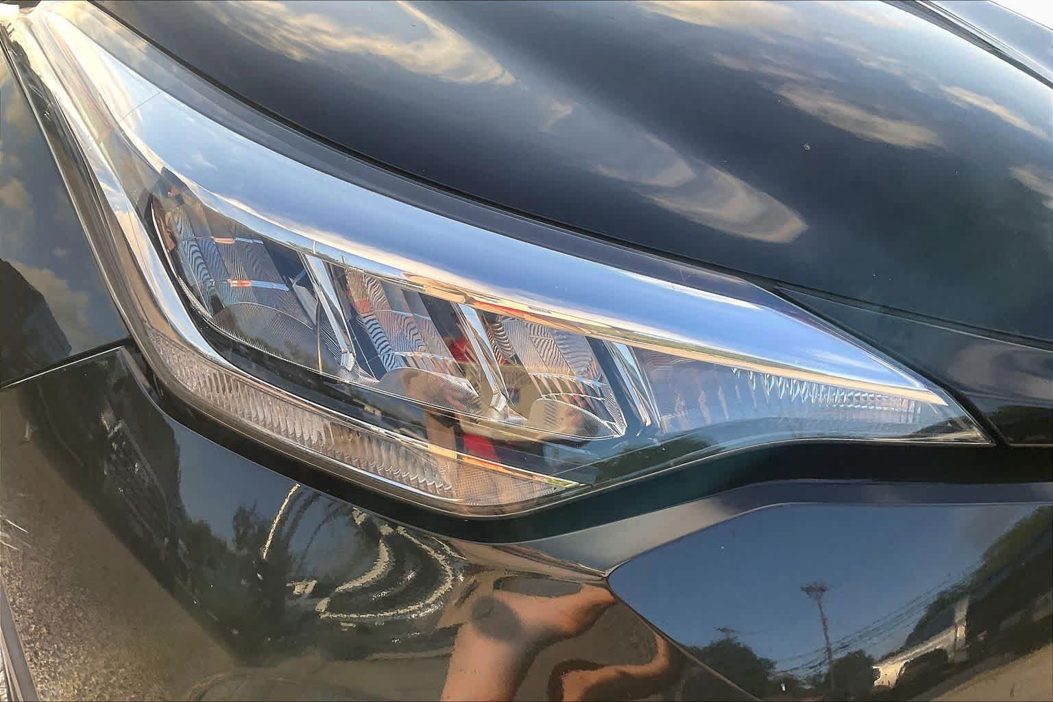 Used 2020 Toyota C-HR LE FWD image 27