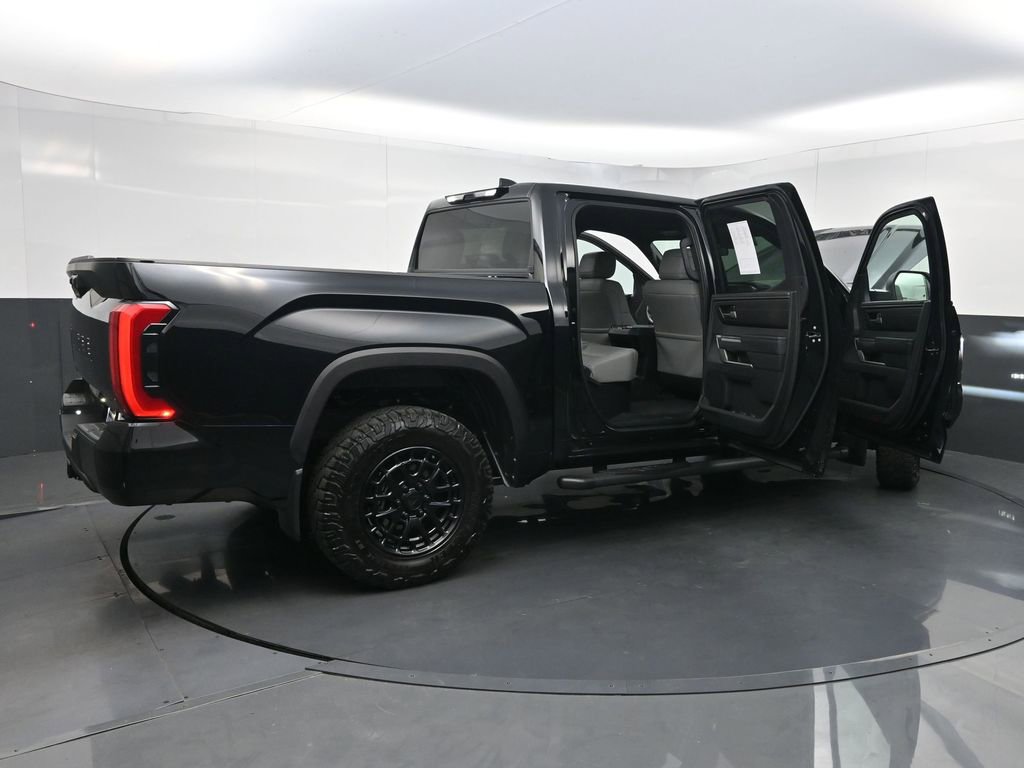 Used 2025 Toyota Tundra SR5 w/ SR5 Premium Package AWD/4WD image 40