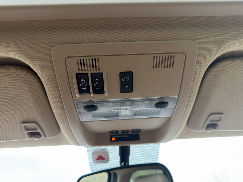 Used 2011 Cadillac Escalade ESV Premium AWD/4WD image 27