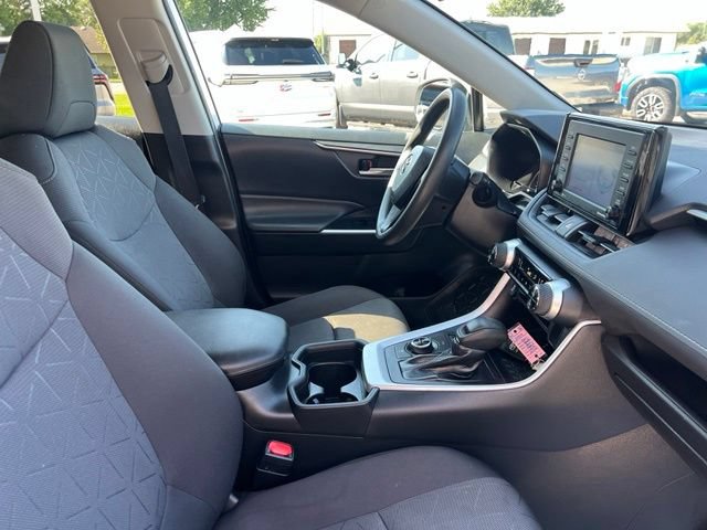 Used 2021 Toyota RAV4 XLE AWD/4WD image 14