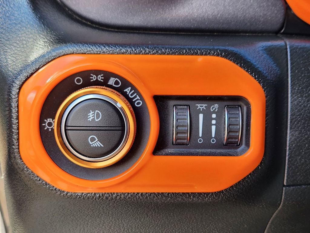 Used 2022 Jeep Gladiator Mojave w/ Trailer Tow Package image 13