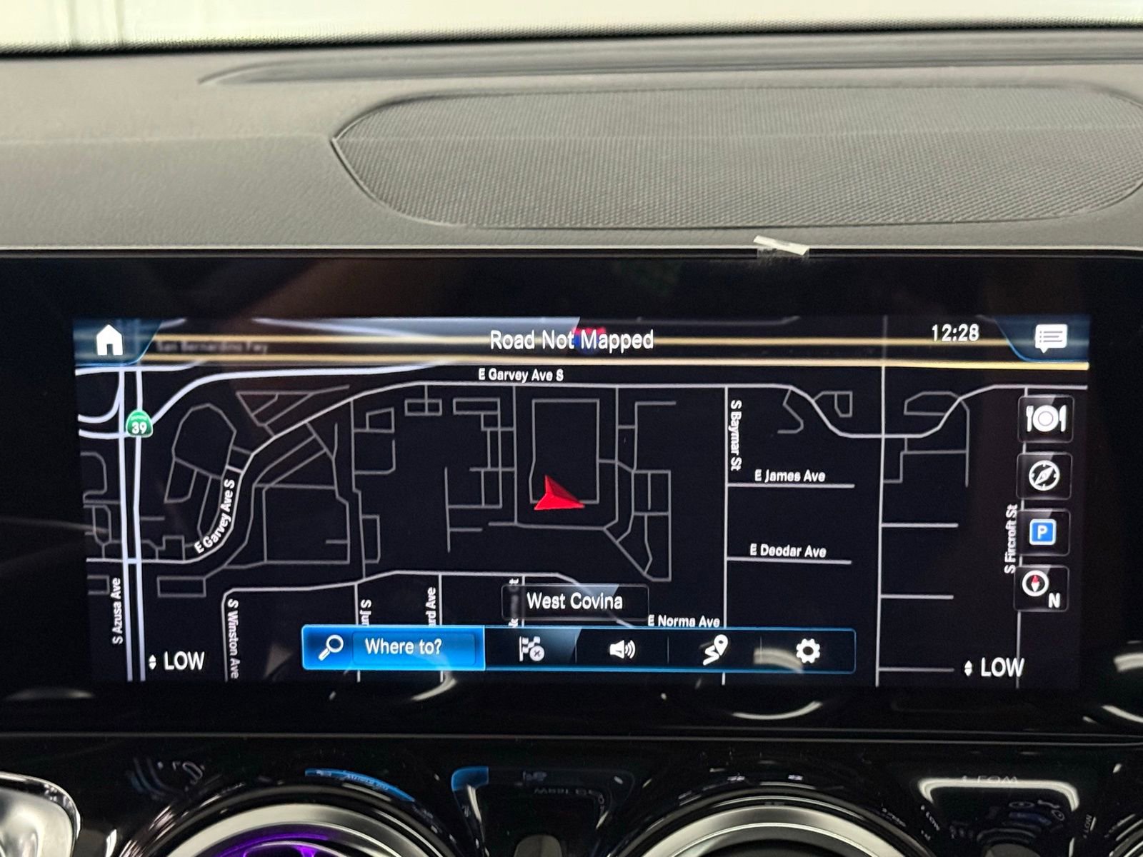 Used 2023 Mercedes-Benz GLB 250 4MATIC image 32