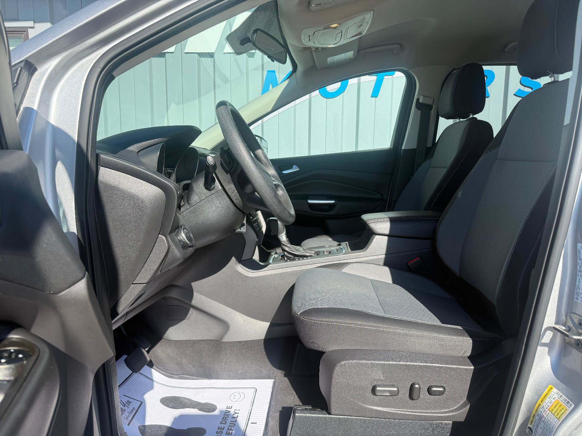 Used 2017 Ford Escape SE AWD/4WD image 10