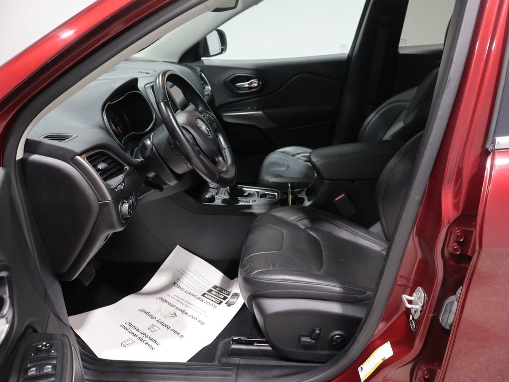 Used 2021 Jeep Cherokee Latitude Lux image 12