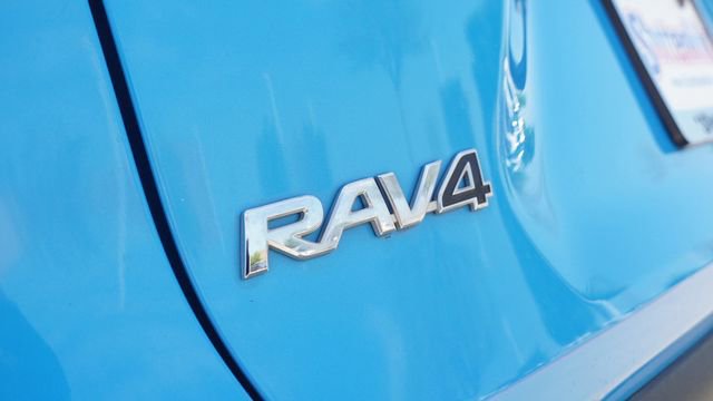 Used 2019 Toyota RAV4 LE image 13