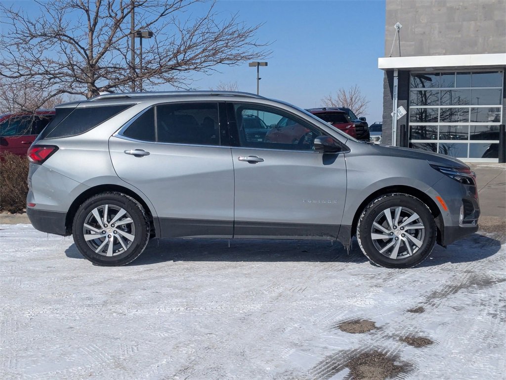 Used 2024 Chevrolet Equinox Premier image 2