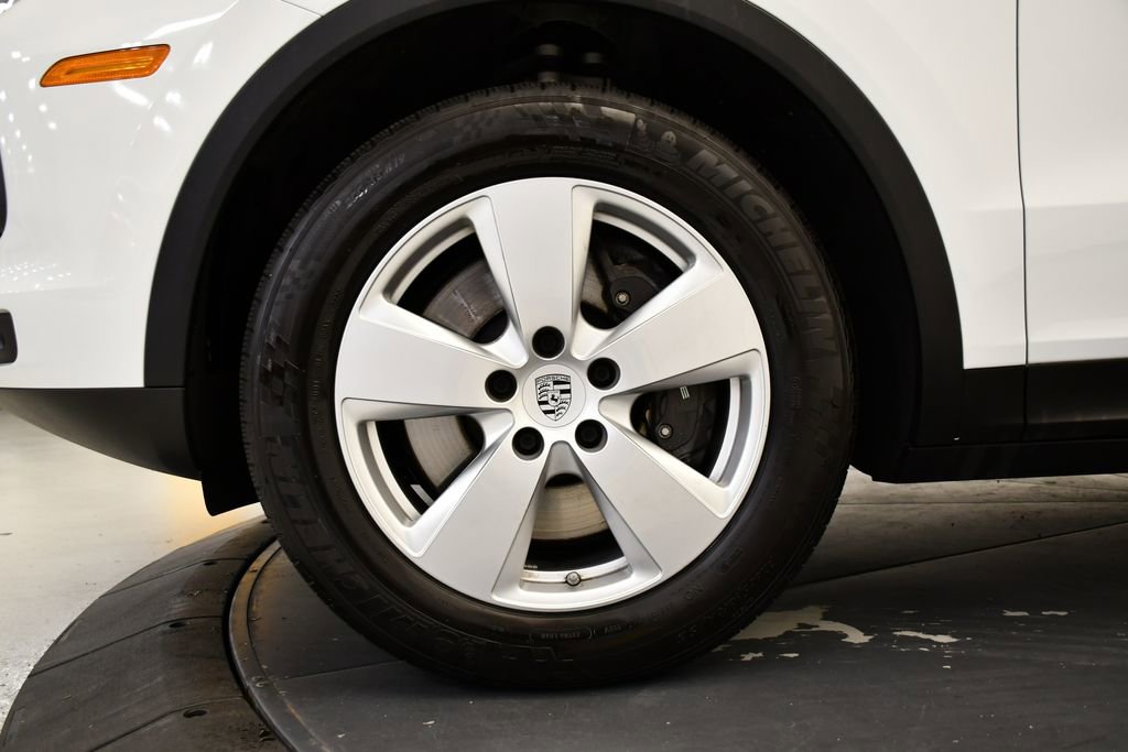 Used 2023 Porsche Cayenne image 15