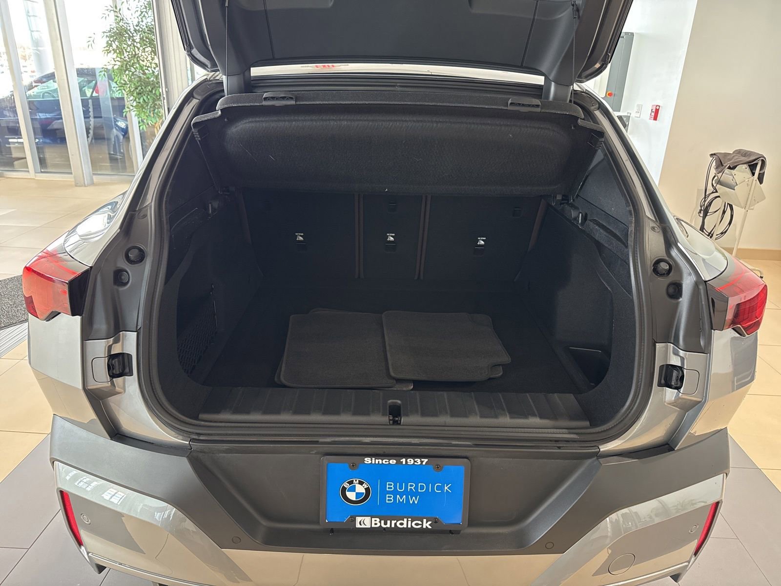 Used 2025 BMW X2 xDrive28i w/ Convenience Package image 11