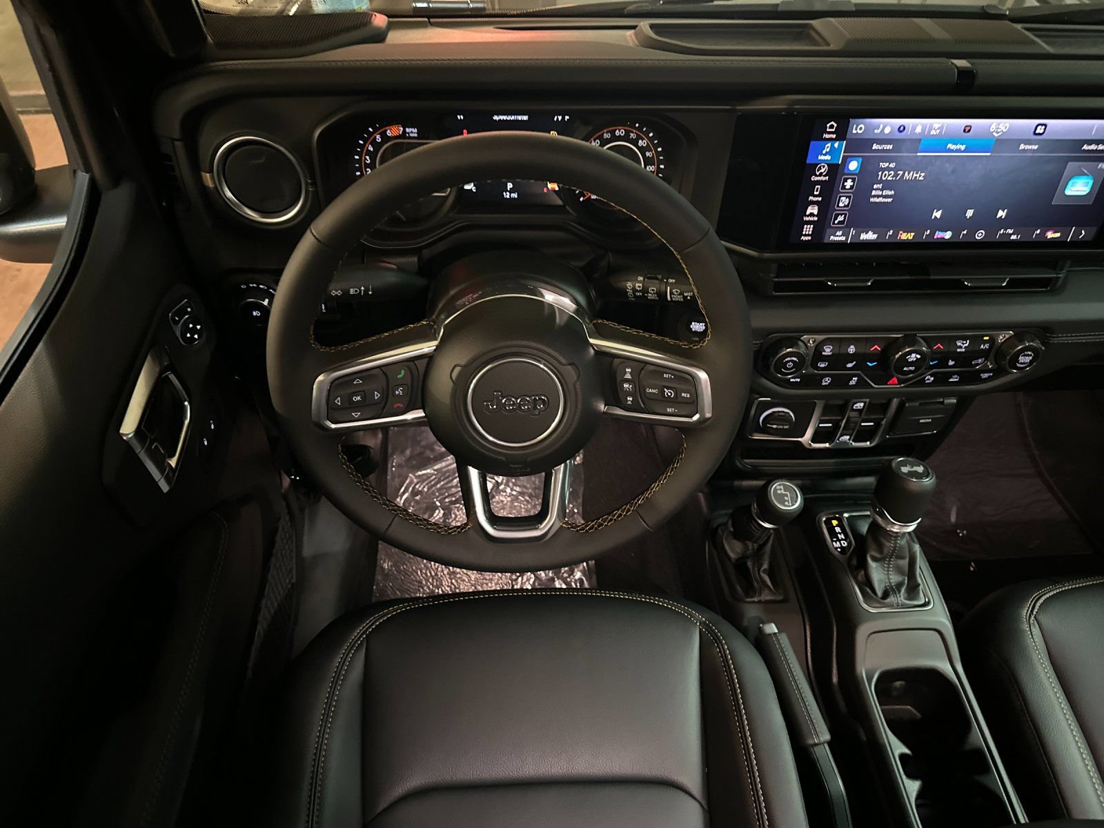 New 2025 Jeep Wrangler Unlimited Sahara w/ Safety Group AWD/4WD image 13