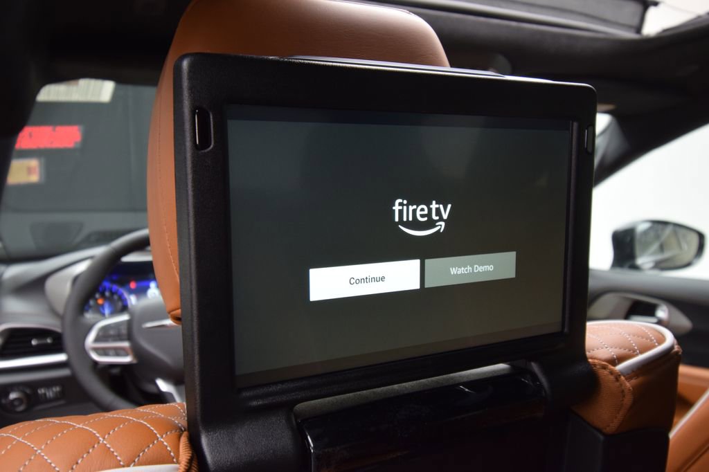 New 2026 Chrysler Pacifica Pinnacle w/ Trailer Tow Group image 34