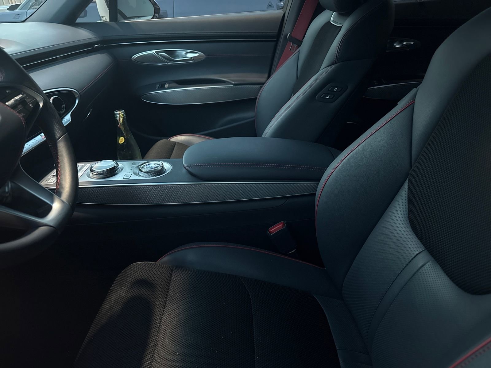 Used 2024 Genesis GV70 2.5T w/ Sport Prestige Package image 8