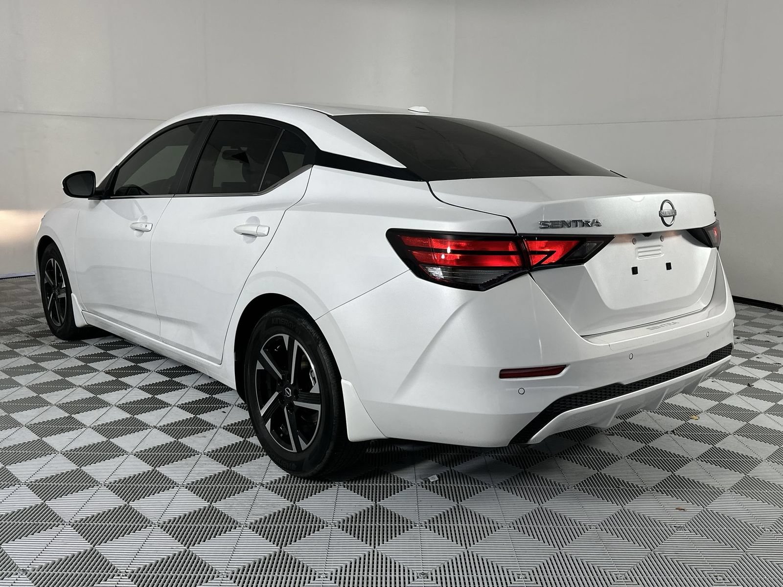 Certified 2024 Nissan Sentra SV FWD image 6