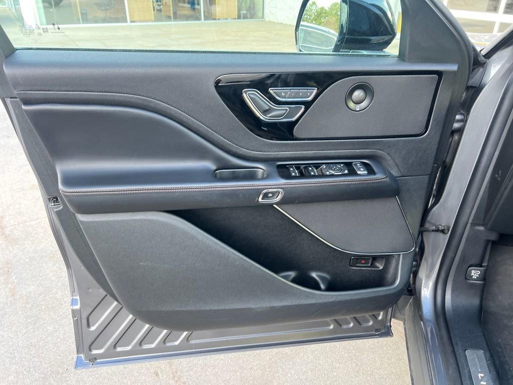 Used 2022 Lincoln Aviator Grand Touring image 12