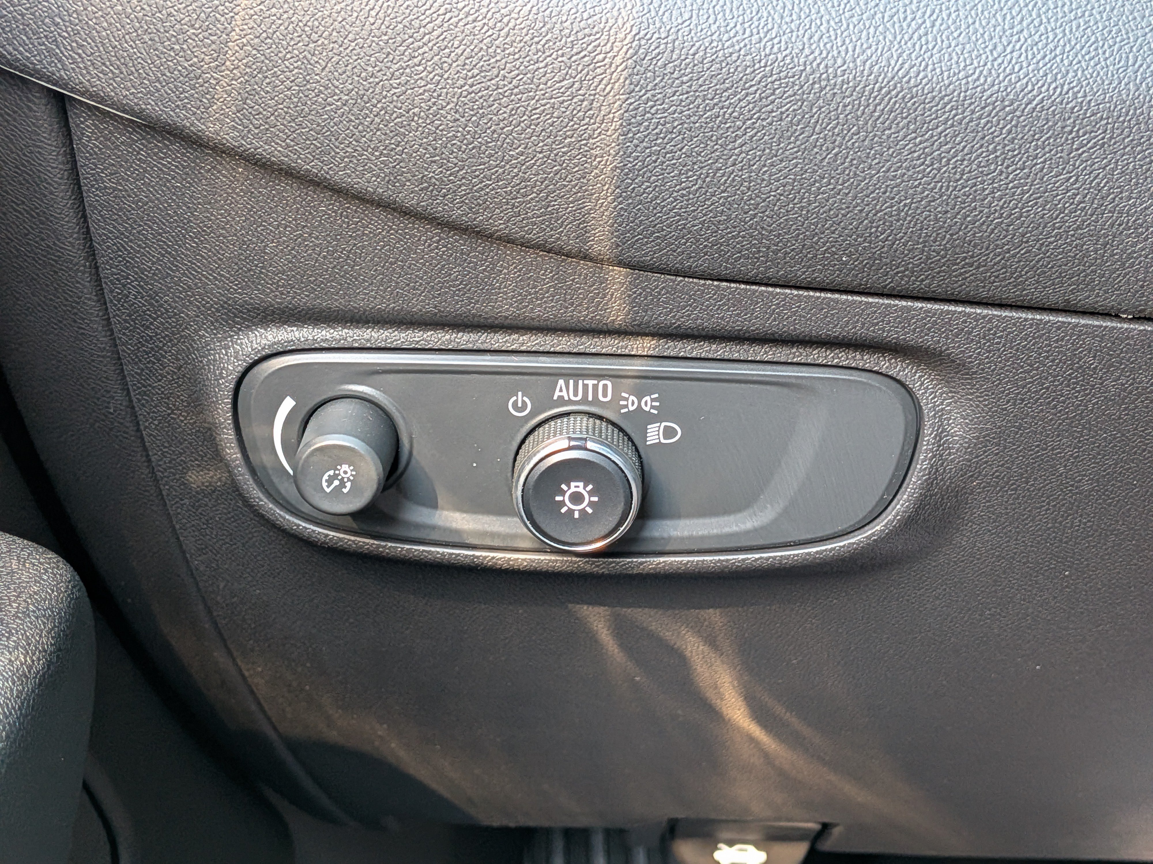 Used 2024 Chevrolet Equinox RS w/ RS Leather Package FWD image 24