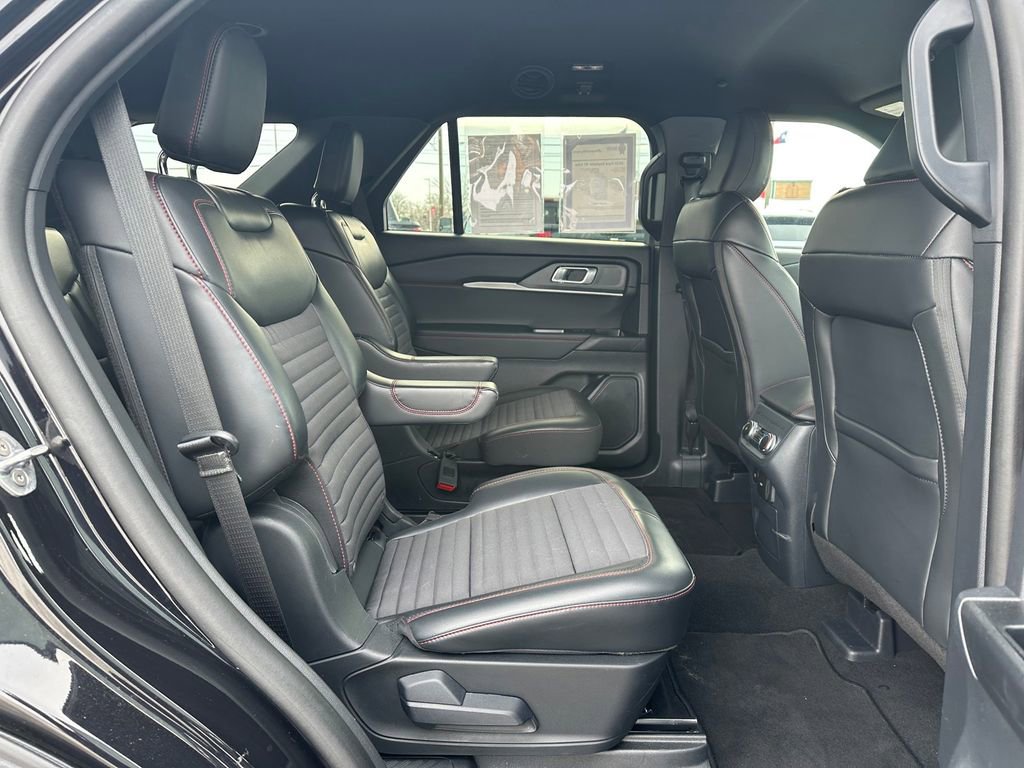 Used 2025 Ford Explorer ST-Line AWD/4WD image 19