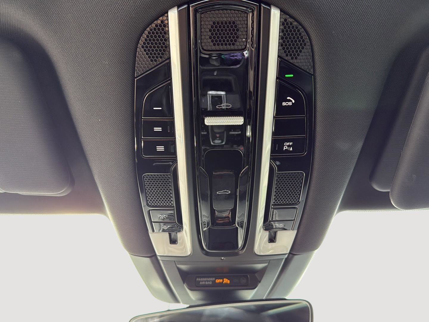 Used 2021 Porsche Cayenne image 18