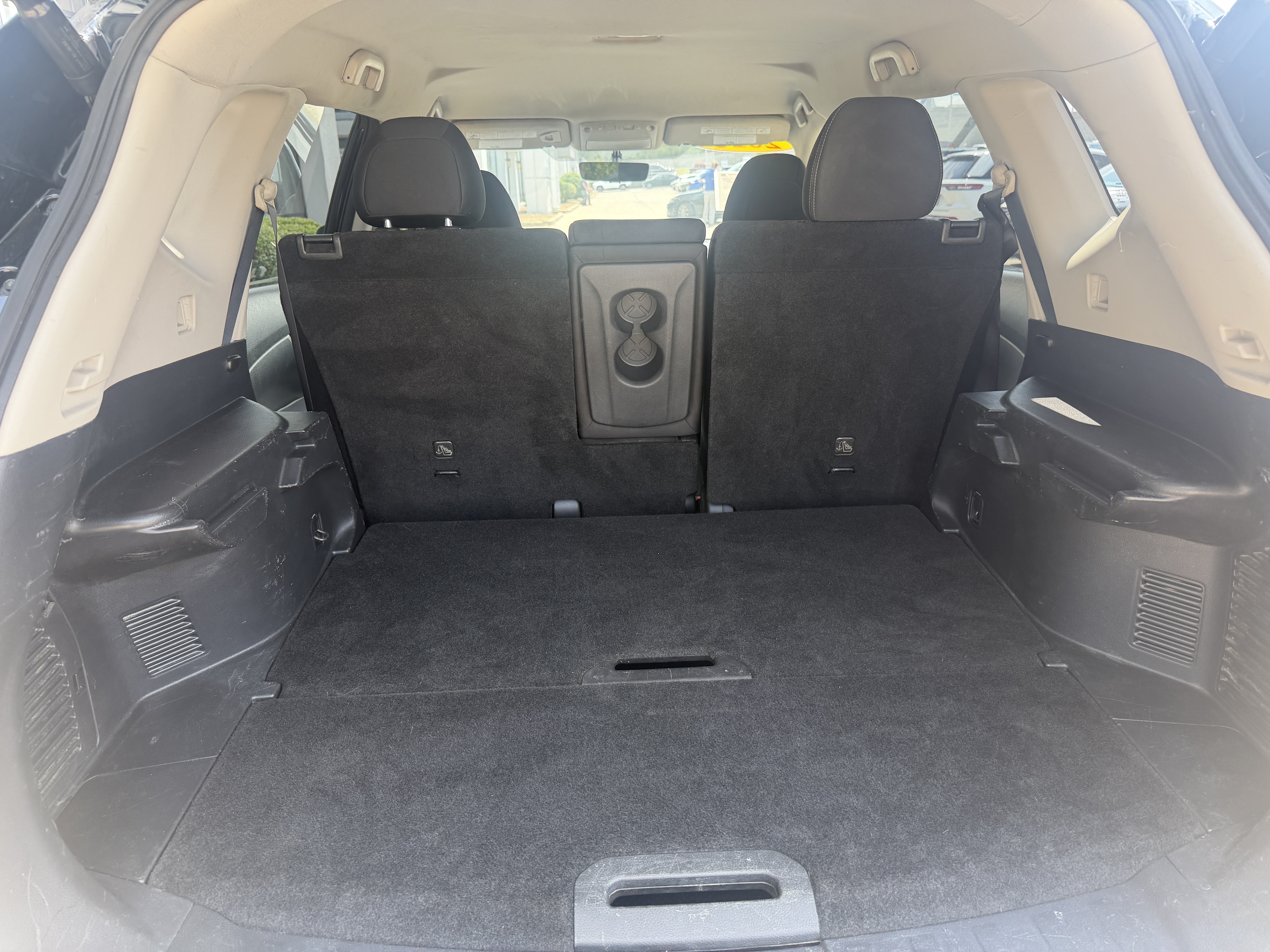 Used 2018 Nissan Rogue SV FWD image 11