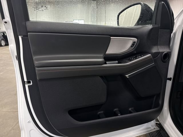 Used 2025 Ford Expedition Active AWD/4WD image 23