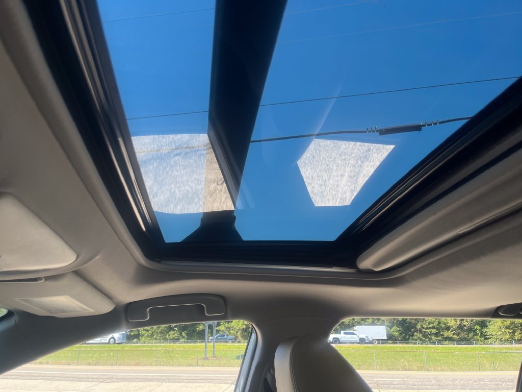 Used 2019 Toyota RAV4 XLE w/ Convenience Package FWD image 28