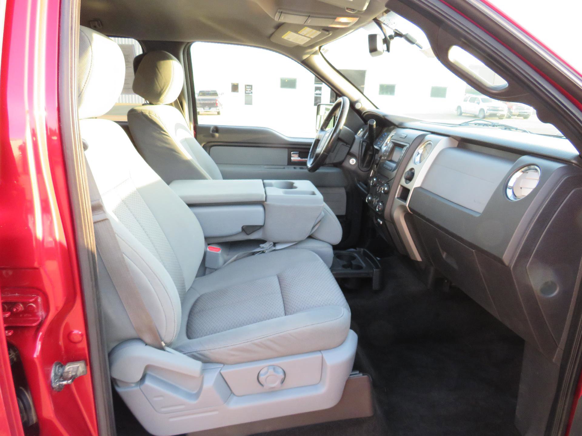 Used 2014 Ford F150 XLT w/ Equipment Group 301A Mid image 11