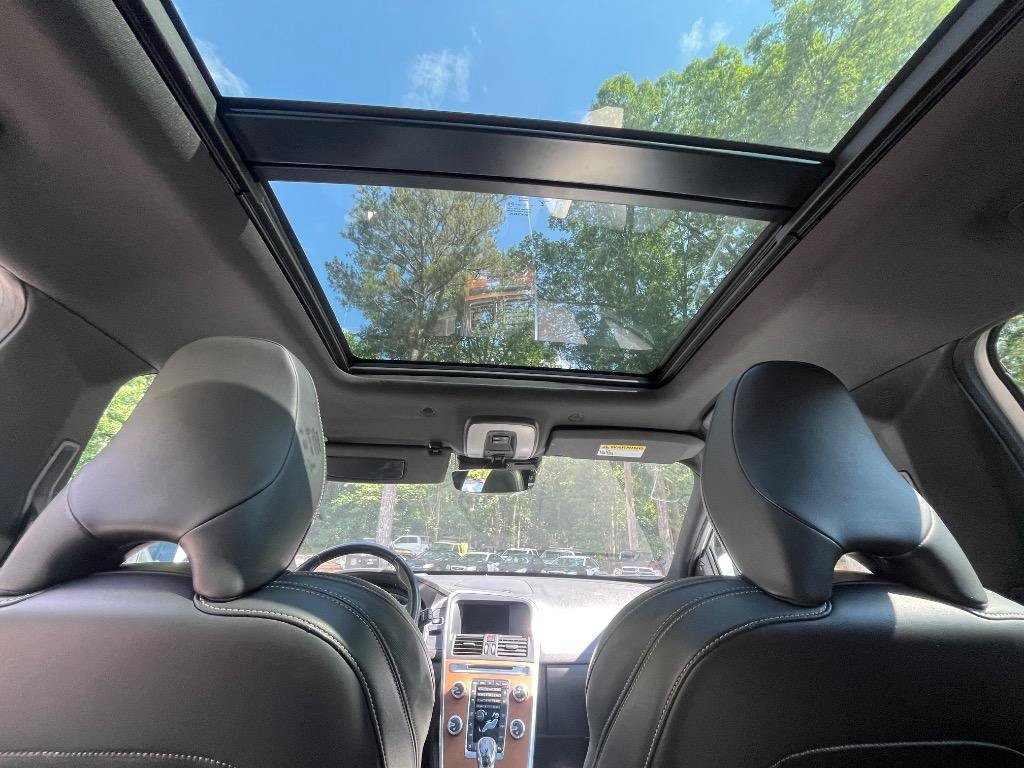 Used 2015 Volvo XC60 T6 Platinum FWD image 29