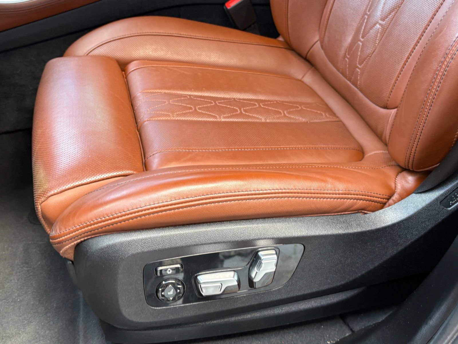 Used 2023 BMW X5 M50i w/ Parking Assistance Package AWD/4WD image 39