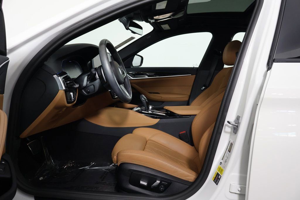 Used 2023 BMW 530e xDrive w/ M Sport Package image 10
