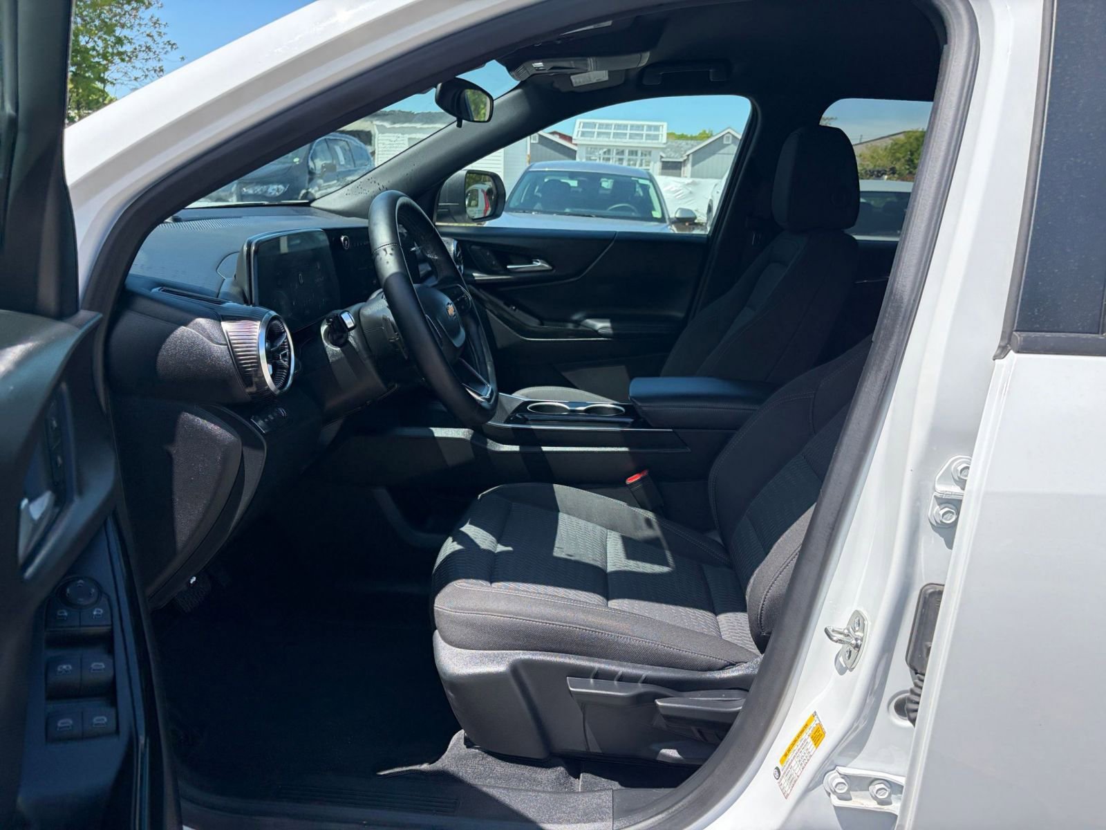 Used 2025 Chevrolet Equinox LT AWD/4WD image 27