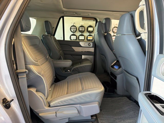 Used 2023 Lincoln Navigator L Black Label AWD/4WD image 23