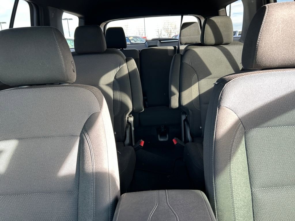 Used 2023 Chevrolet Traverse LT image 5