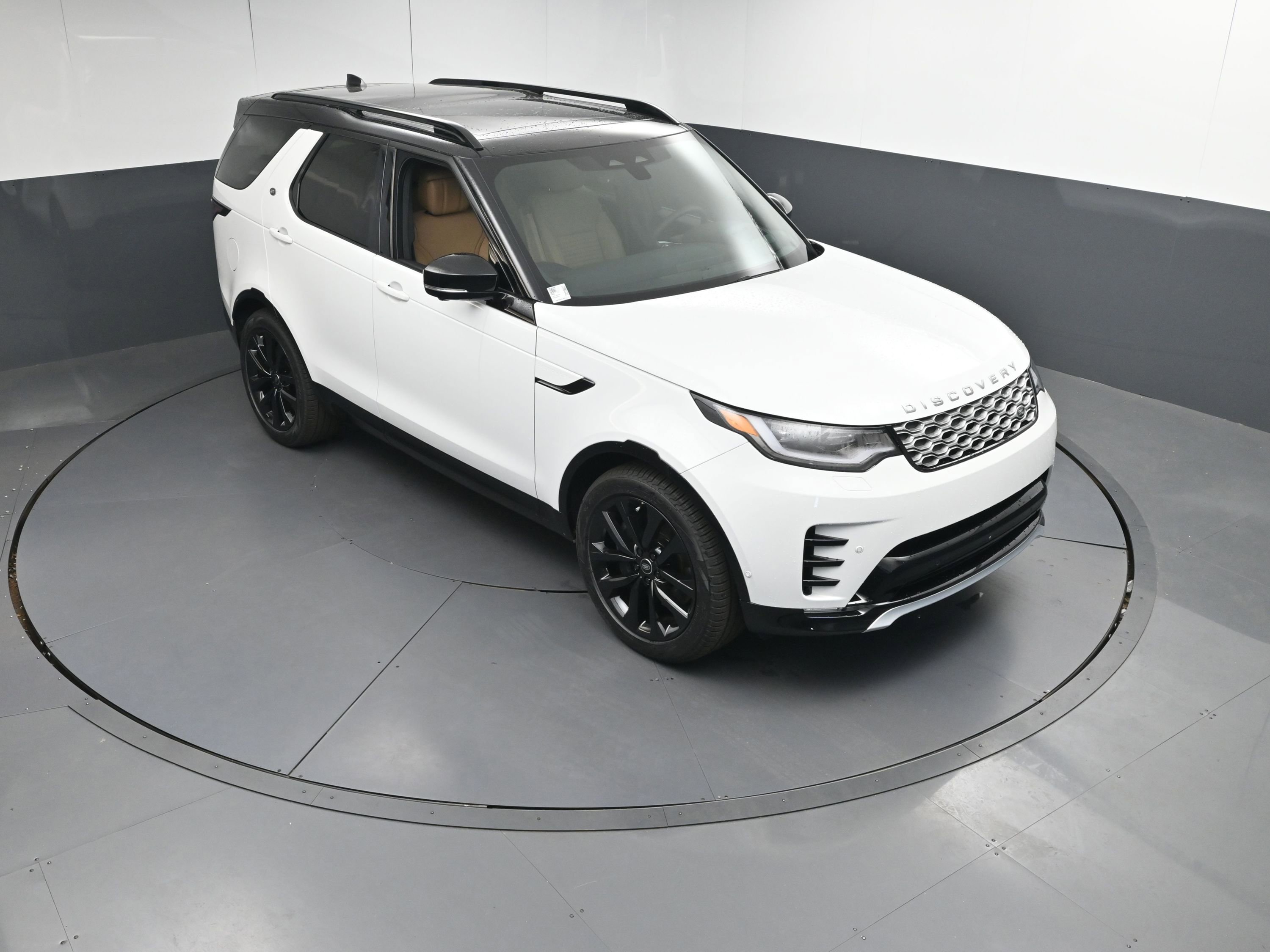 New 2026 Land Rover Discovery Limited Edition image 37