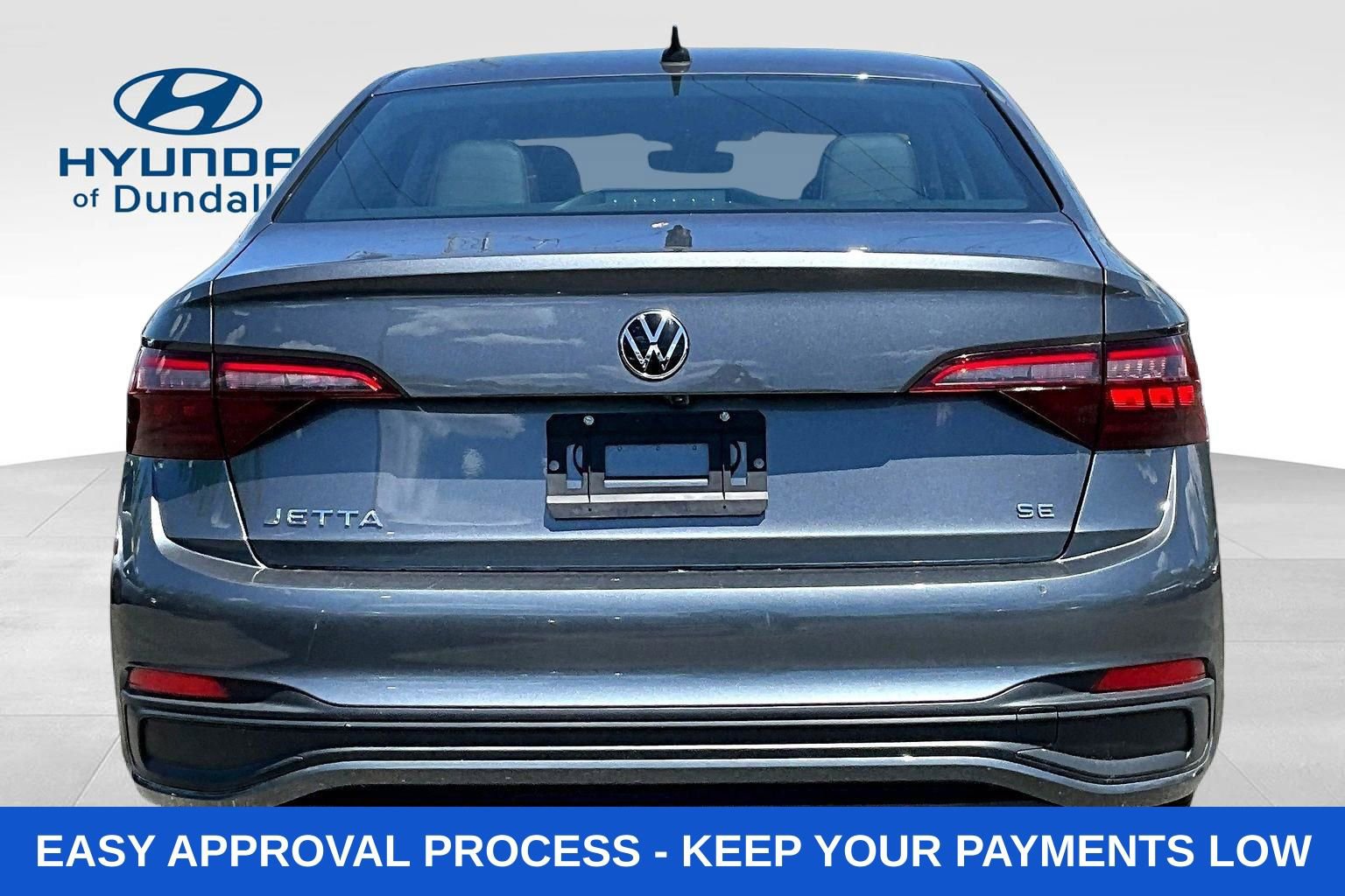 Used 2024 Volkswagen Jetta SE FWD image 3