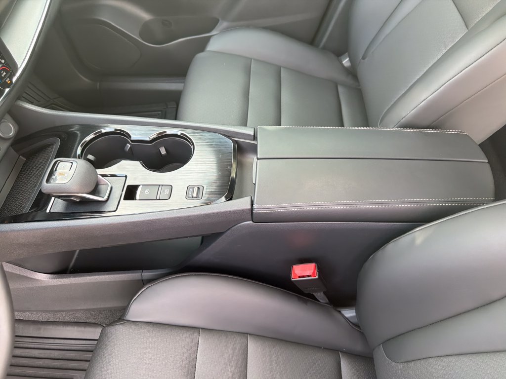 Used 2026 Nissan Rogue Dark Armor FWD image 27