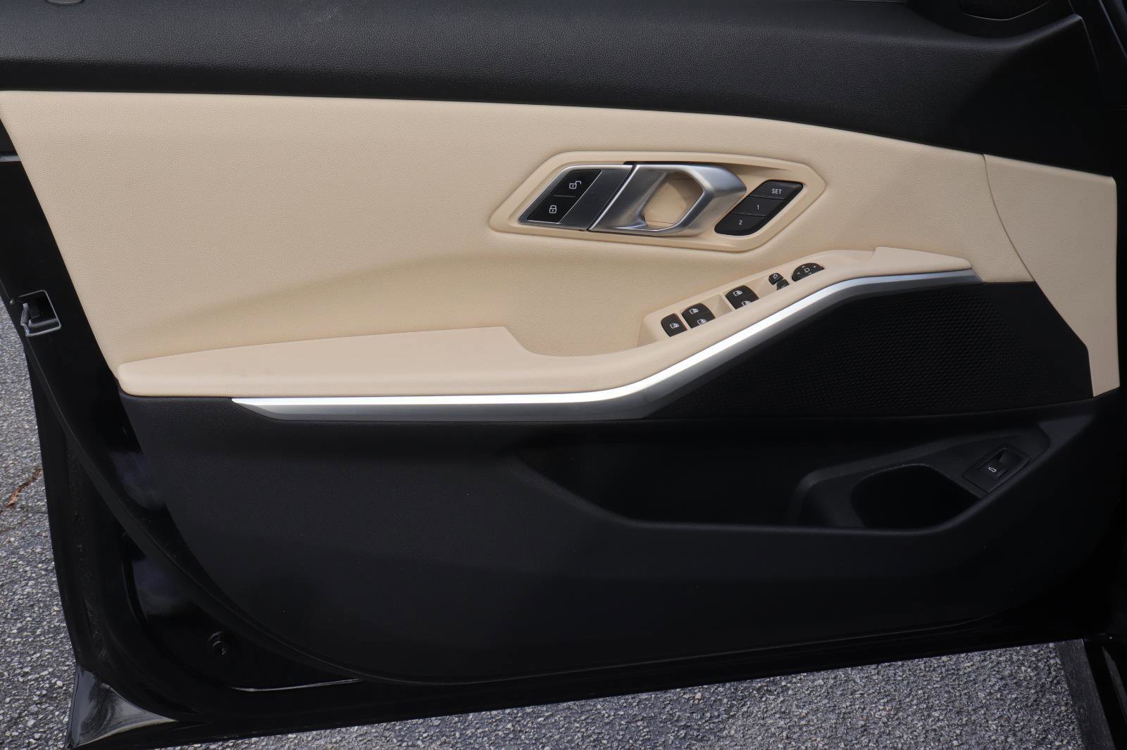 Used 2019 BMW 330i Sedan w/ Premium Package image 10