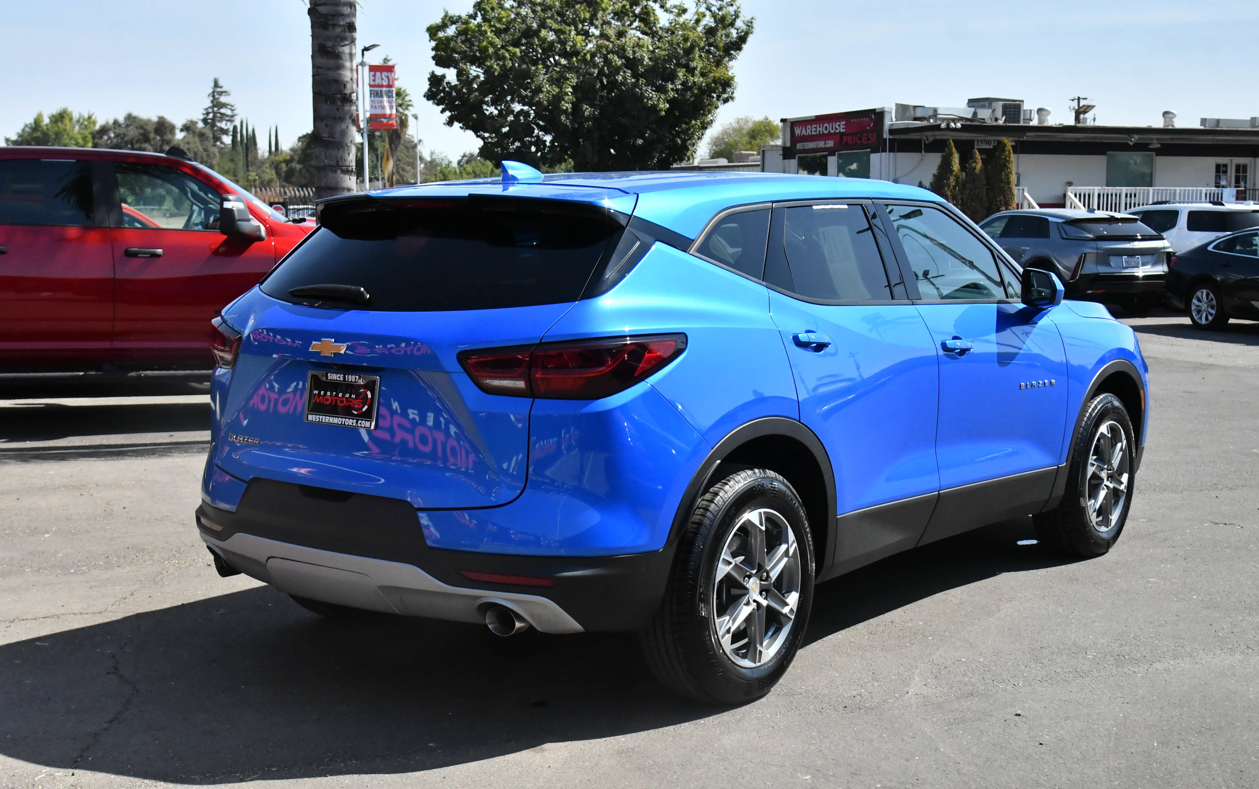 Used 2025 Chevrolet Blazer LT FWD image 8