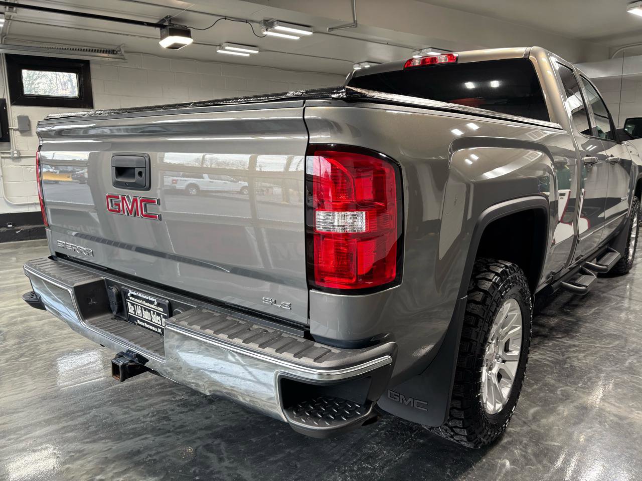 Used 2017 GMC Sierra 1500 SLE w/ SLE Value Package image 12