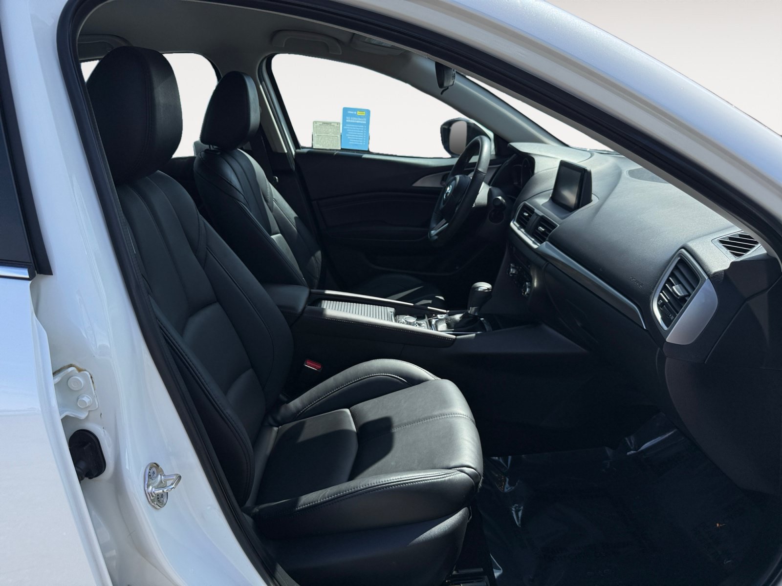 Used 2018 MAZDA MAZDA3 Touring FWD image 19