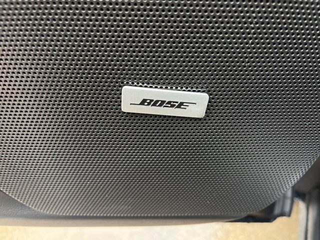 New 2025 Cadillac XT6 Luxury image 16