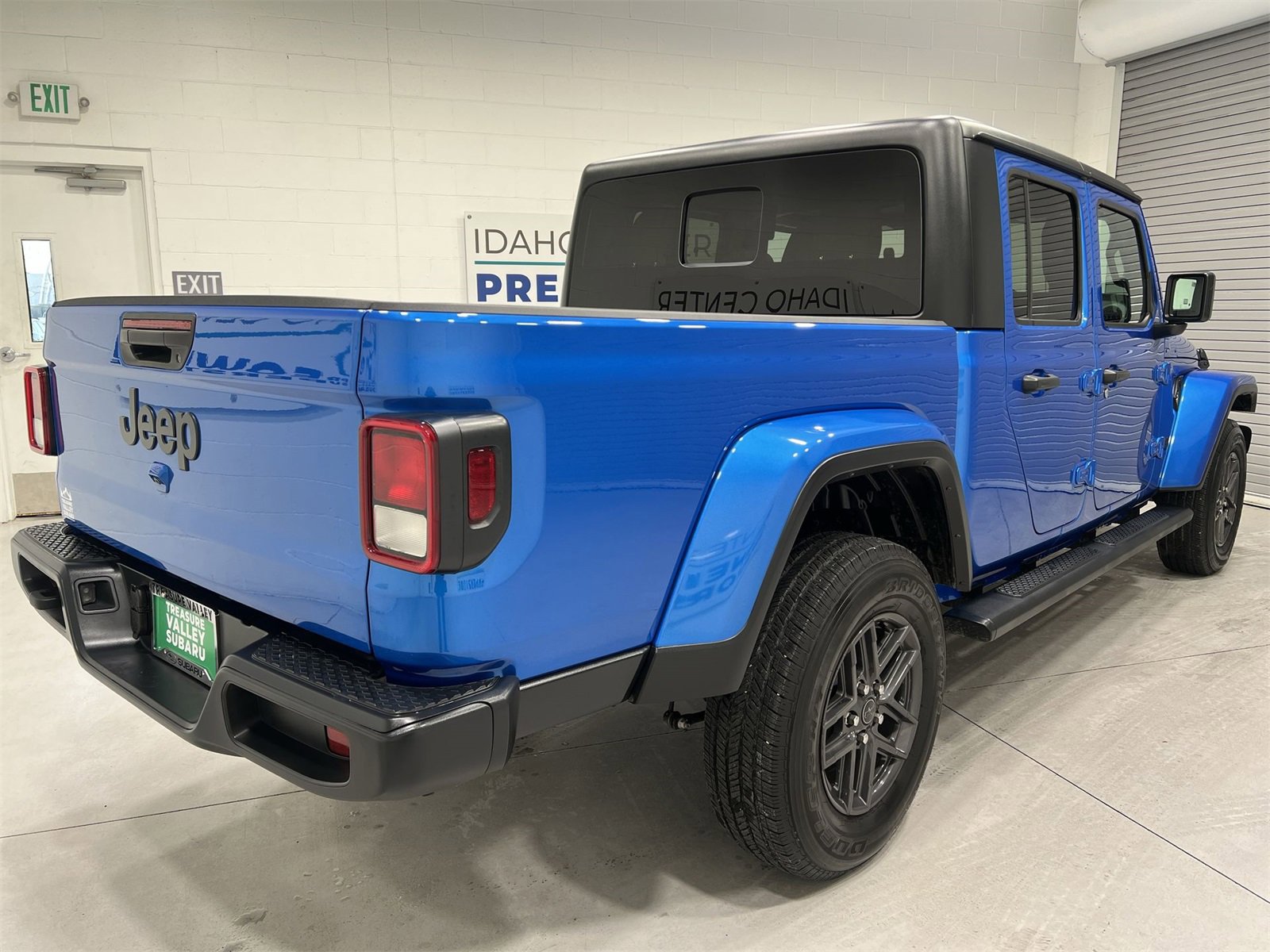 Used 2024 Jeep Gladiator Sport image 8