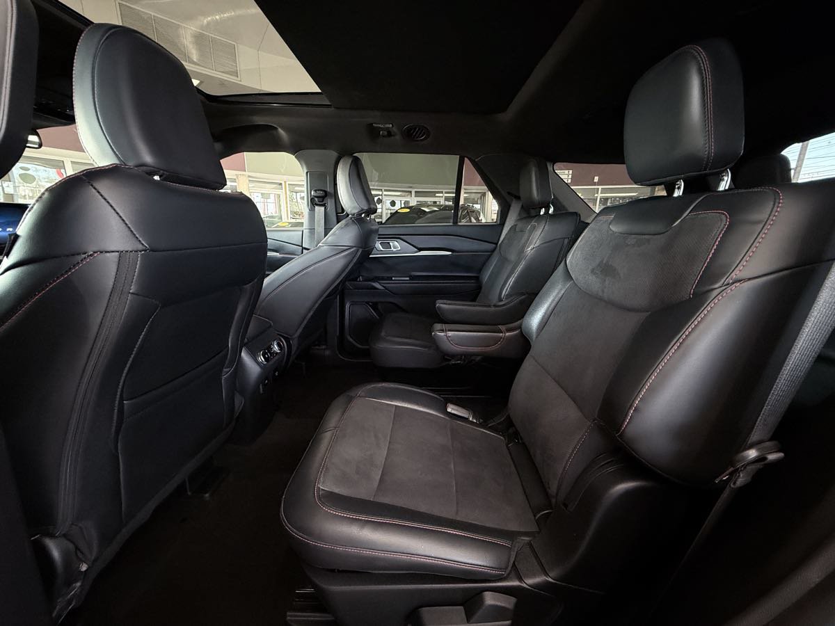 Used 2026 Ford Explorer ST w/ Sun And Sound Package image 12