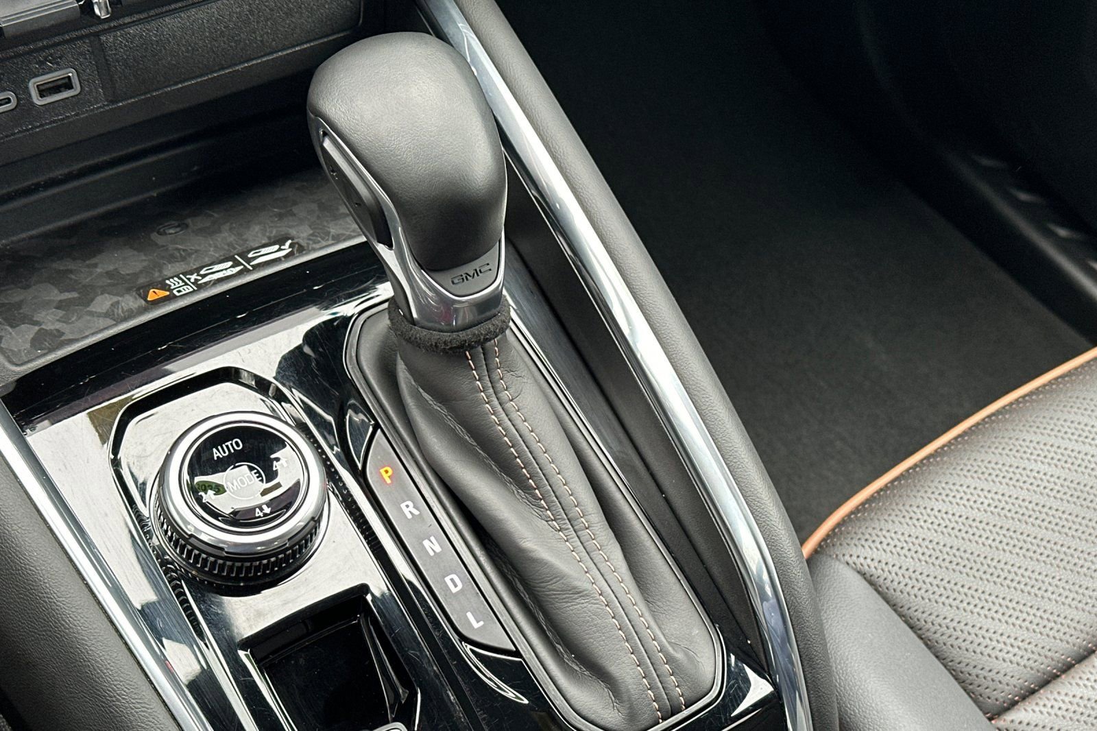 Used 2025 GMC Canyon AT4 w/ Nightfall Edition image 24