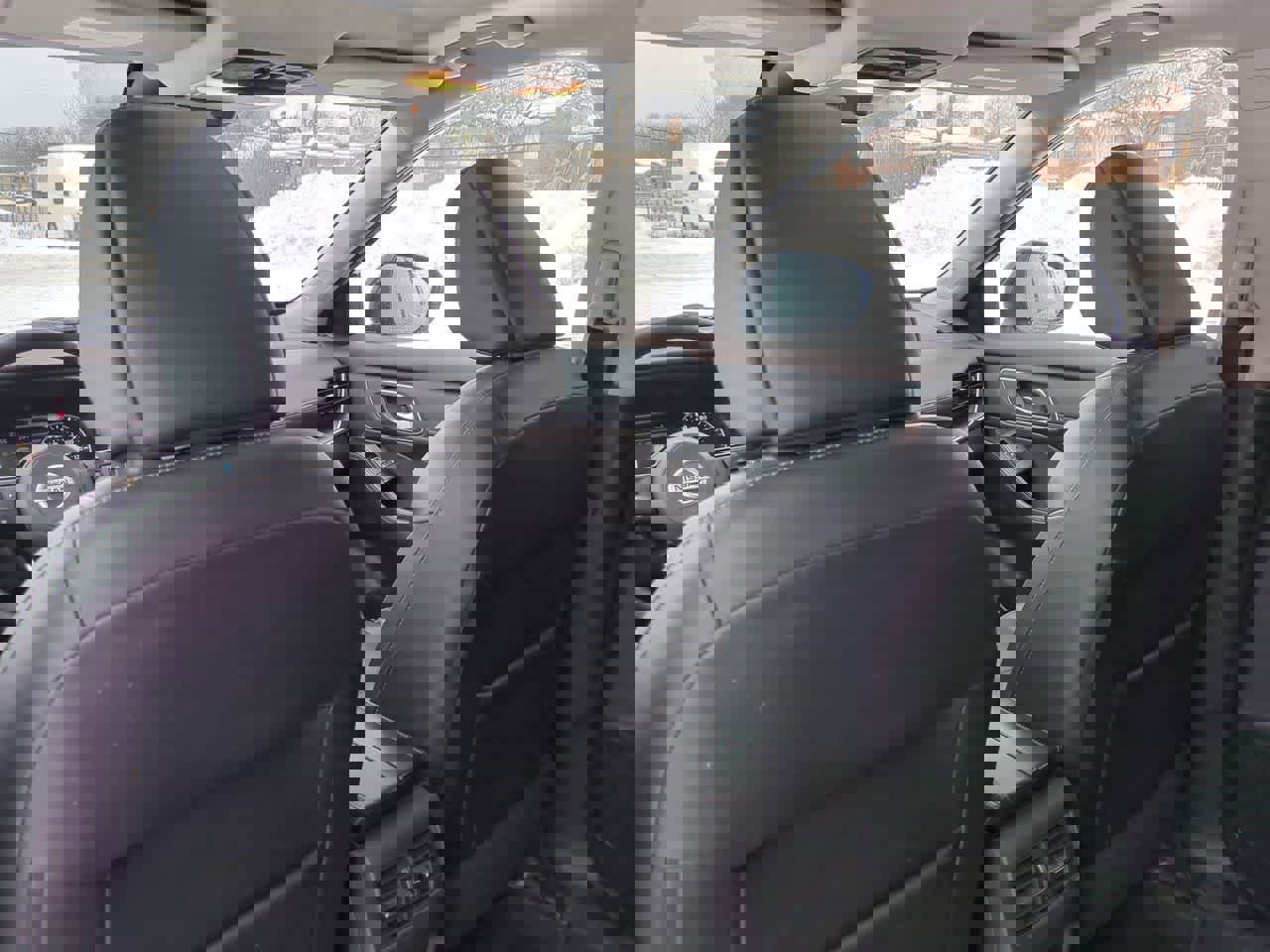 Used 2021 Nissan Rogue SL w/ Premium Package image 17