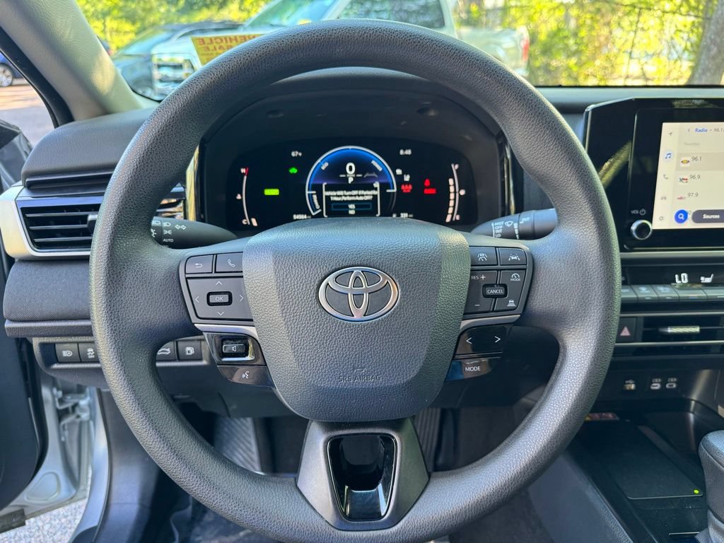 Used 2025 Toyota Camry LE FWD image 22