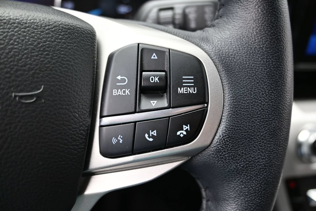 Used 2023 Ford Explorer XLT w/ Equipment Group 202A AWD/4WD image 26